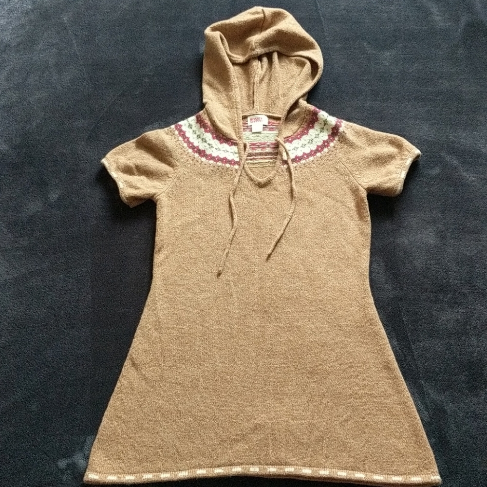 Nordic Hooded Short-Sleeve Sweater Top
